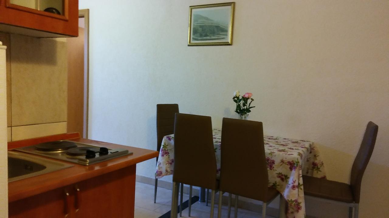 Guest House Villa Castio Petrovac Exterior photo