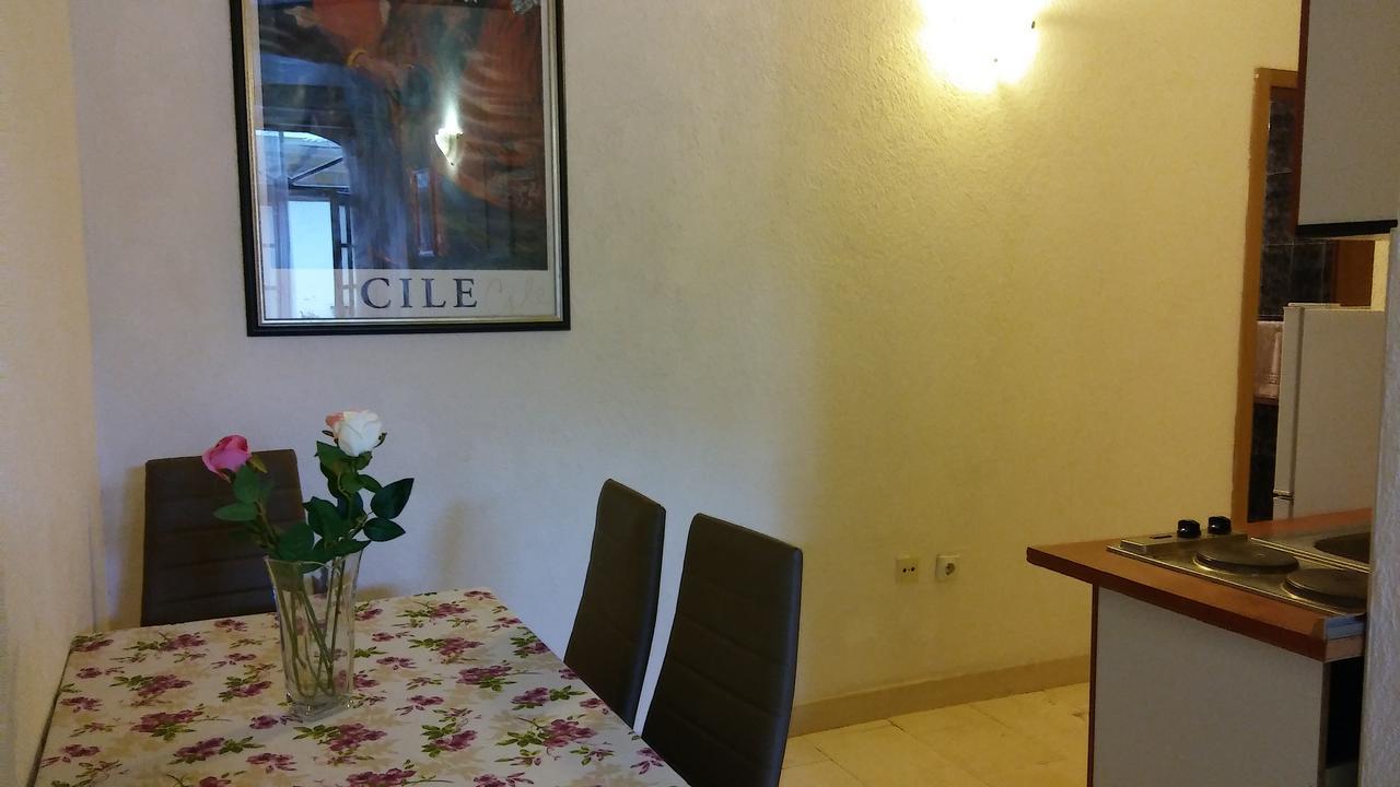 Guest House Villa Castio Petrovac Exterior photo